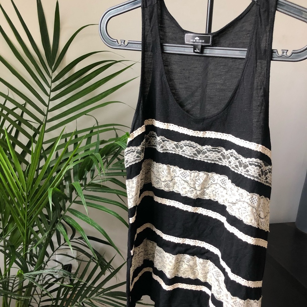 IRIS BOUTIQUE Lace tank top